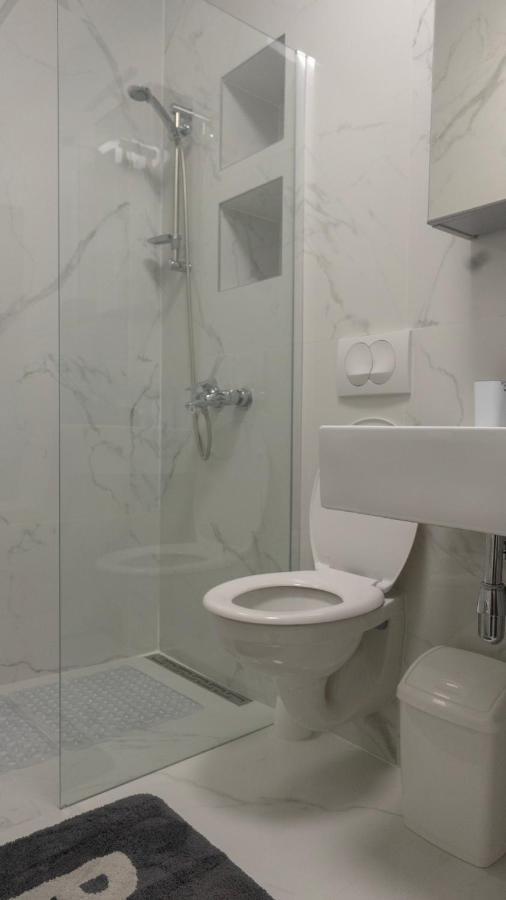 Apartmani Gaj Malinska Ngoại thất bức ảnh
