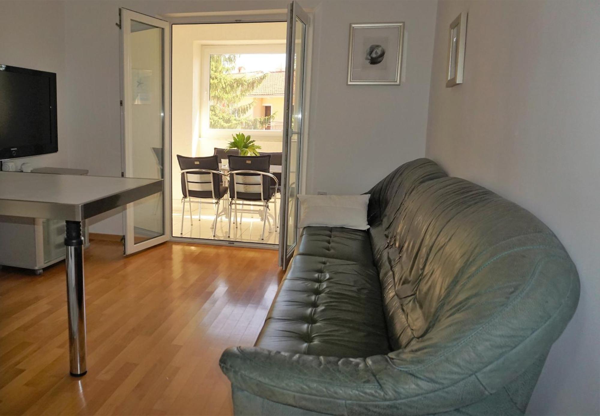 Apartmani Gaj Malinska Ngoại thất bức ảnh