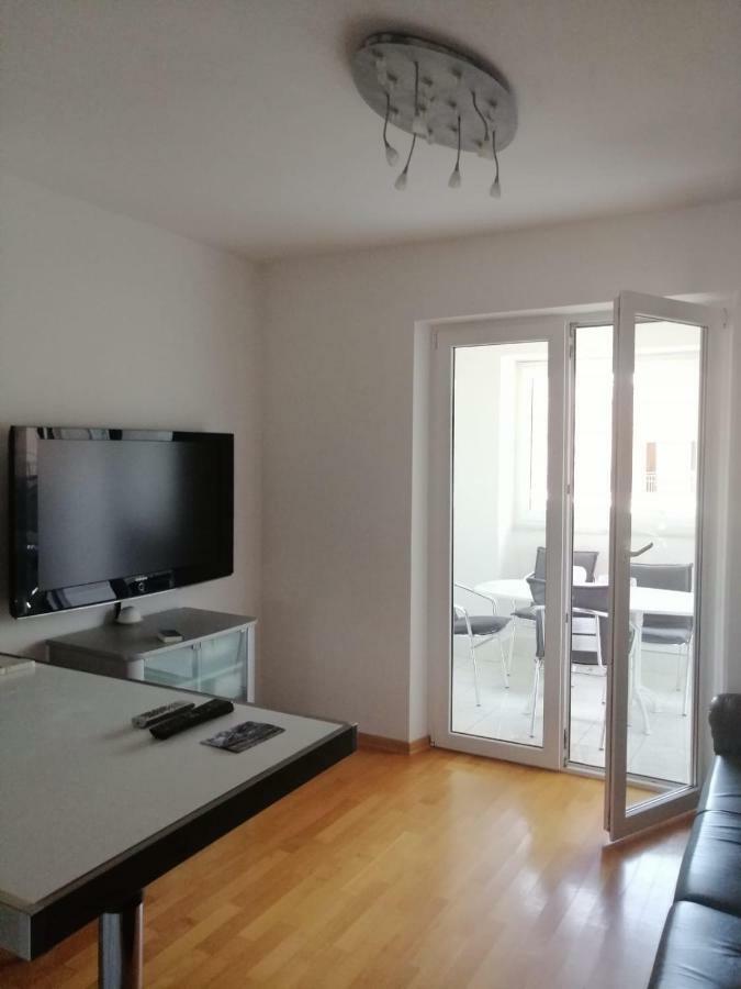 Apartmani Gaj Malinska Ngoại thất bức ảnh